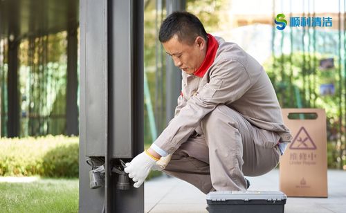 圖 順利清潔事業(yè)單位燈具清潔服務(wù) 深圳保潔清洗